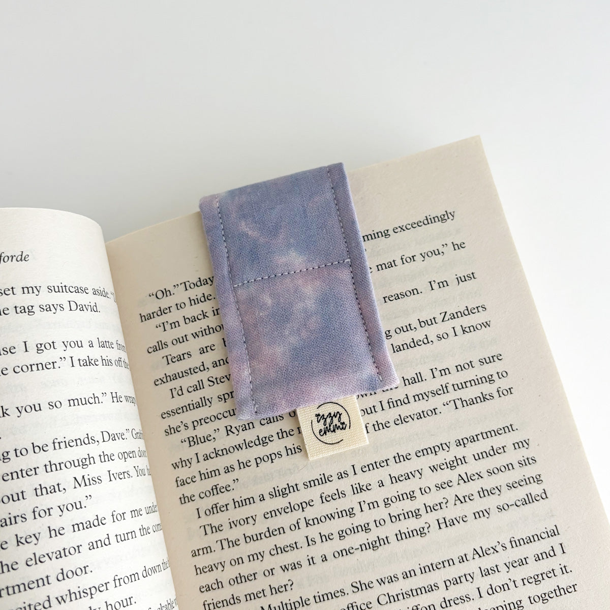 MAGNETIC BOOKMARK - BLUE PINK TIE DYE