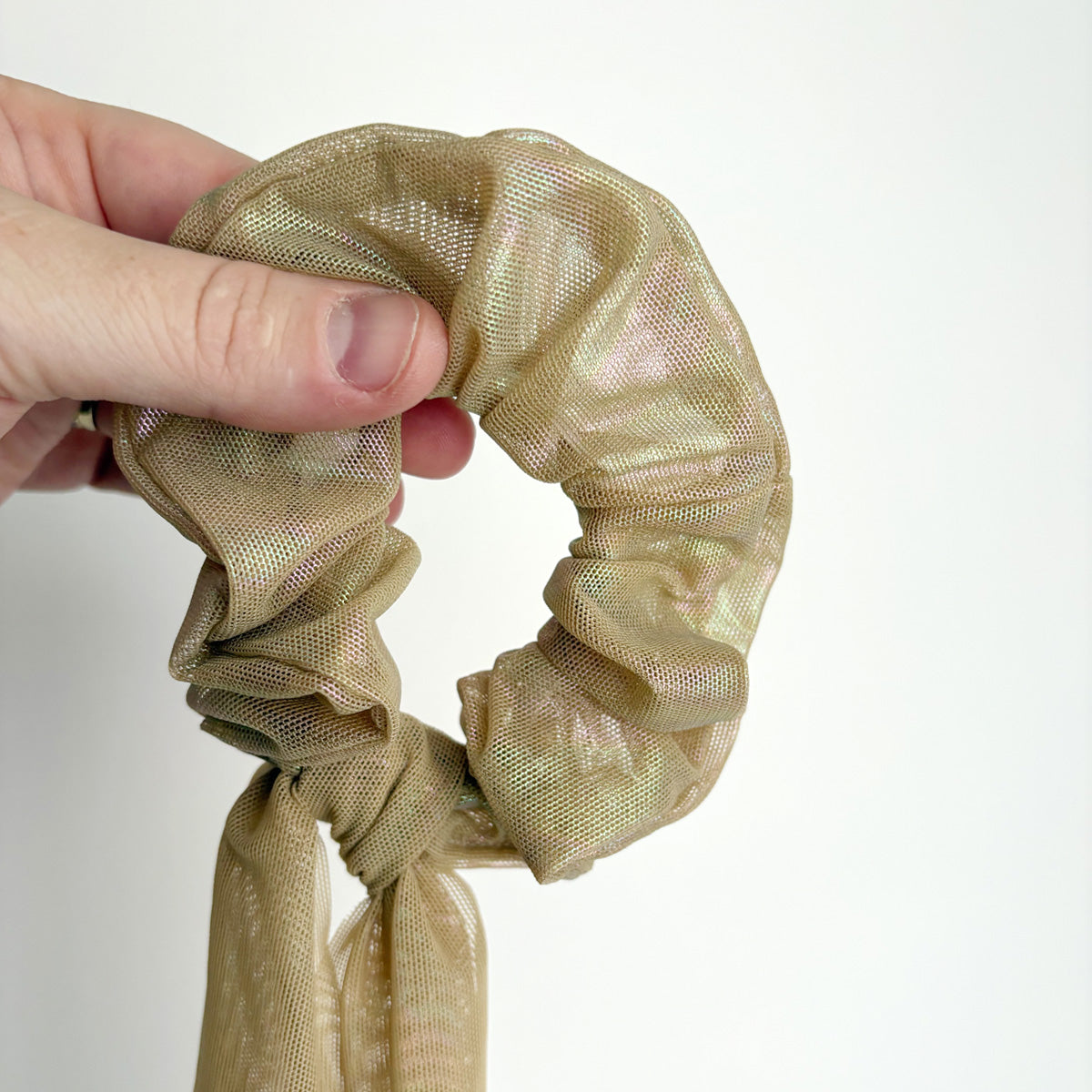 TAIL SCRUNCHIES - CHAMPAGNE IRIDESCENT