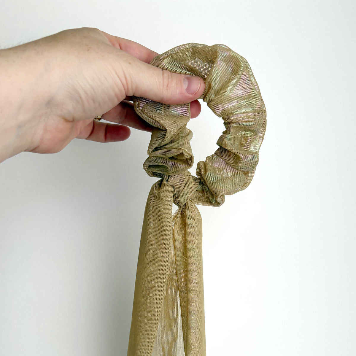 TAIL SCRUNCHIES - CHAMPAGNE IRIDESCENT