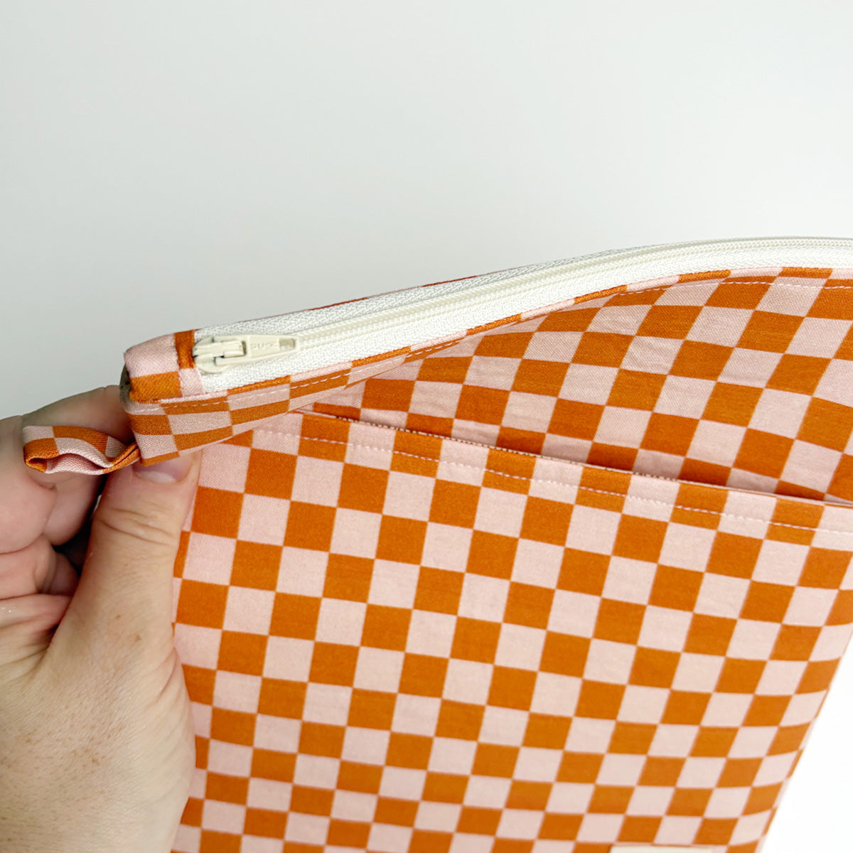 BOOK SLEEVE - KINDLE/IPAD MINI/BOOK ZIPPER POUCH - PINK + ORANGE CHECKS