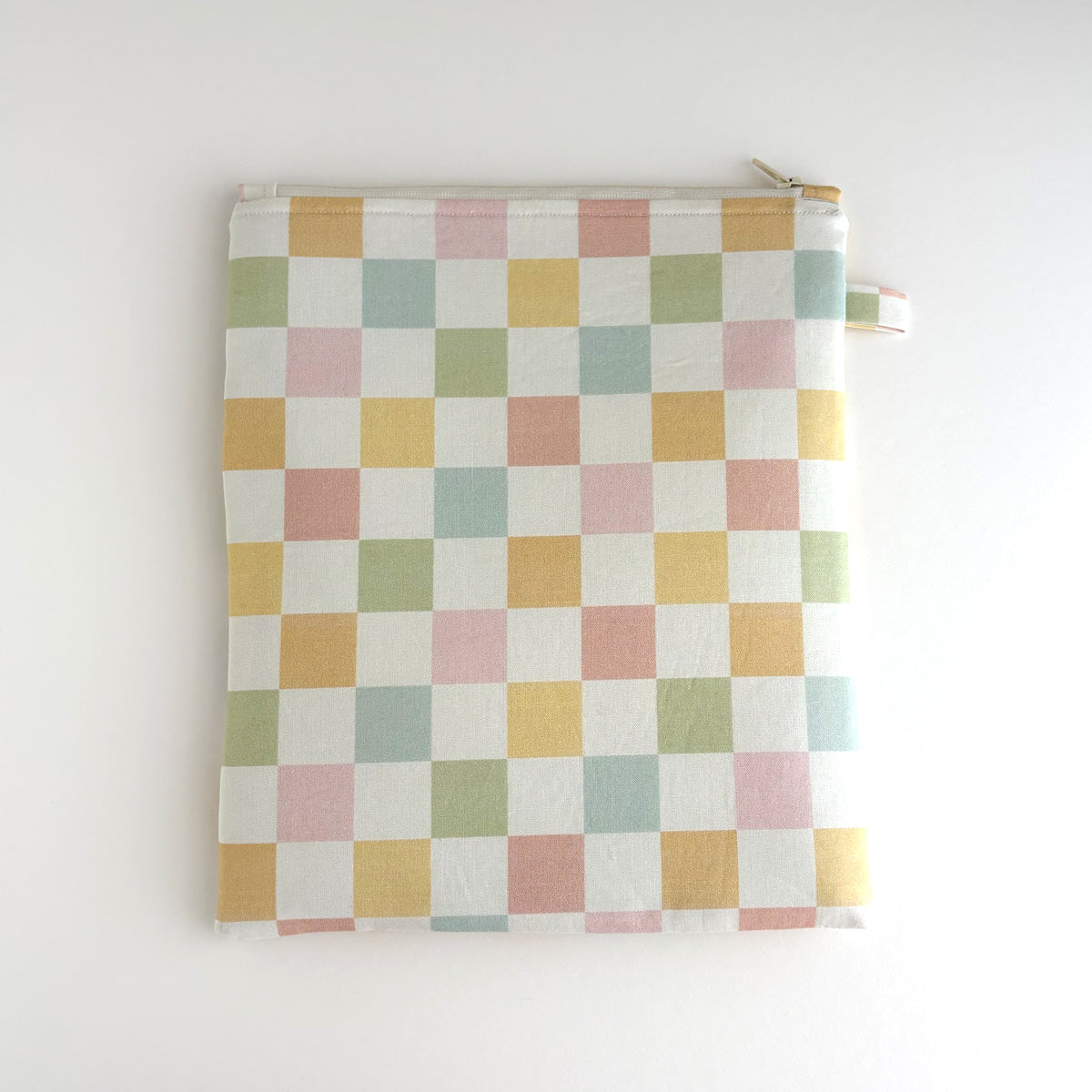 BOOK SLEEVE - KINDLE/IPAD MINI/BOOK ZIPPER POUCH - PASTEL CHECKS