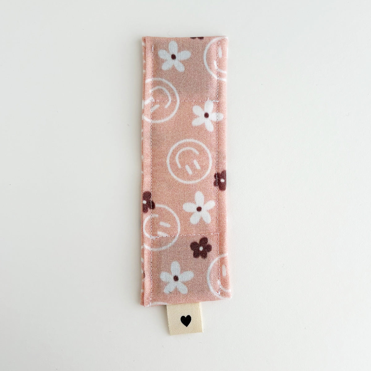 MAGNETIC BOOKMARK - PEACH SMILEY