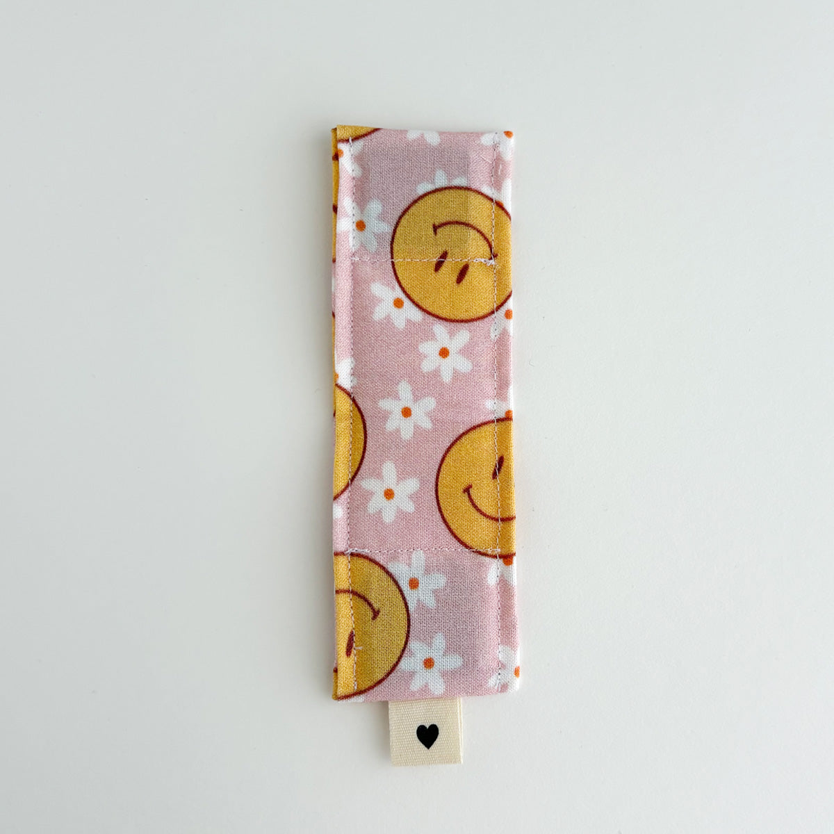 MAGNETIC BOOKMARK - PINK SMILEY