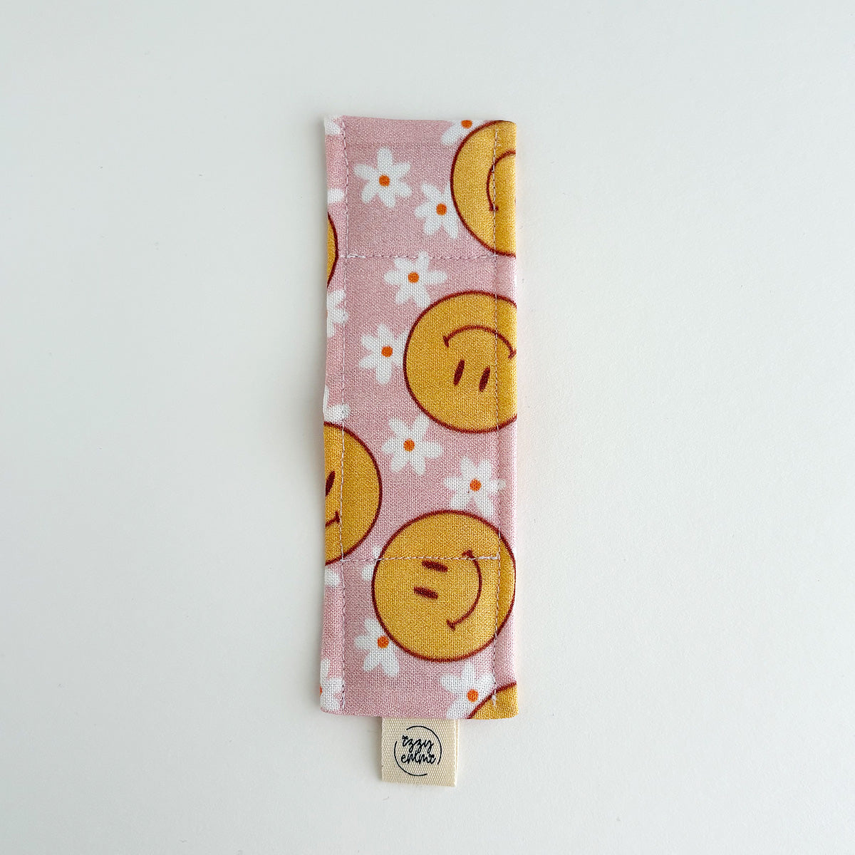 MAGNETIC BOOKMARK - PINK SMILEY