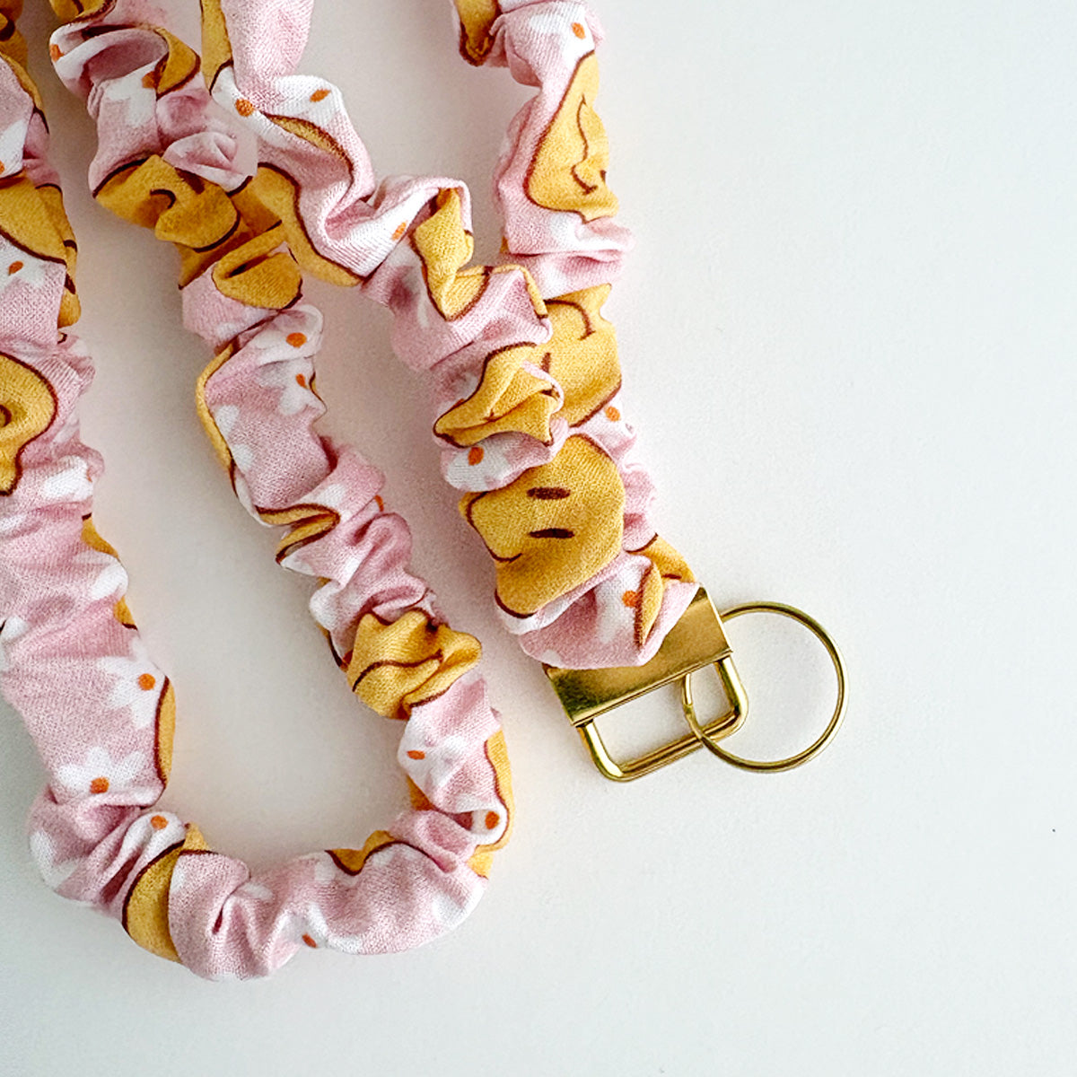 SCRUNCHIE LANYARD - PINK SMILEY