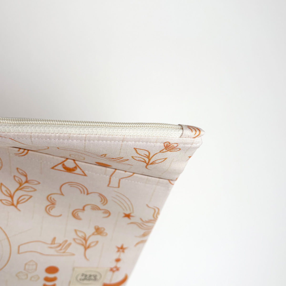 BOOK SLEEVE - KINDLE/IPAD MINI/BOOK ZIPPER POUCH - MYSTICAL MAGIC