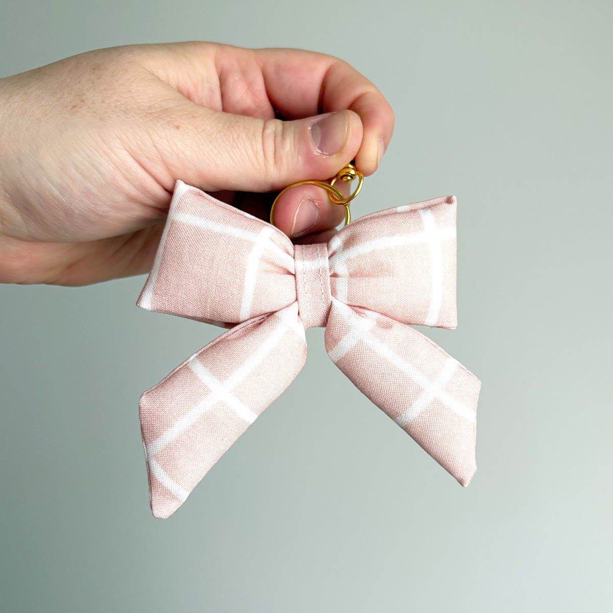 PUFFY BOW KEYCHAIN - PINK WITH WHITE STRIPES